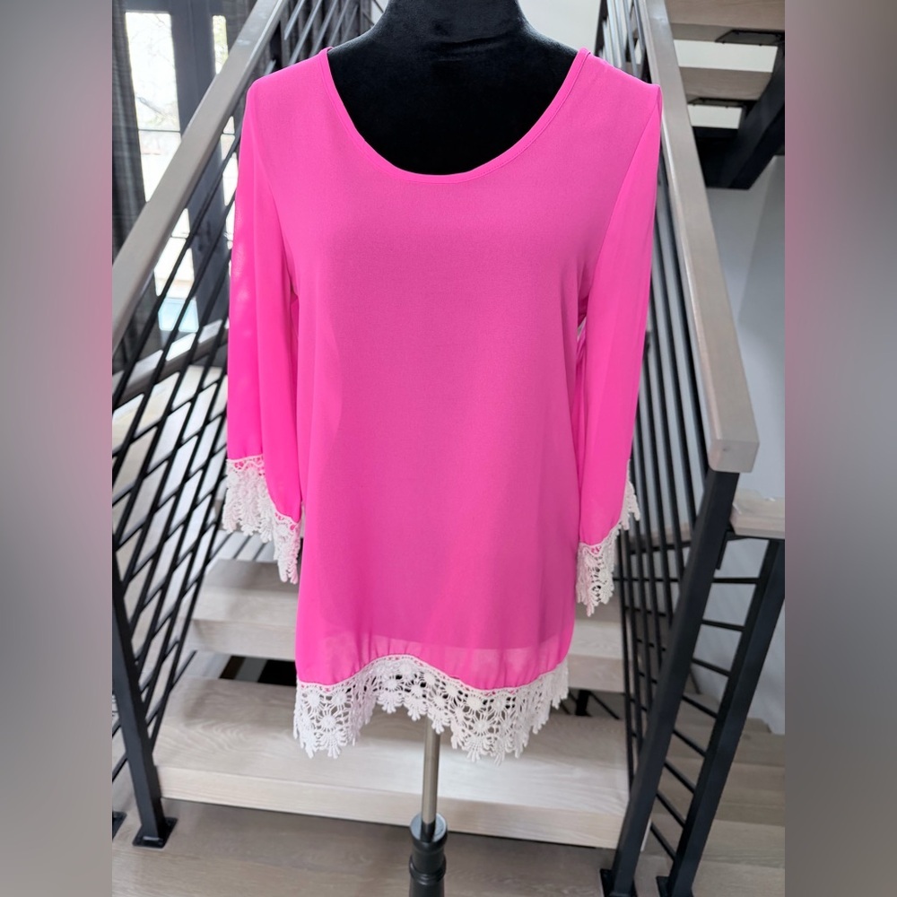 New Pink Cover with Lace Trim on the hem and bell sleeves size XS - Picture 3 of 4
